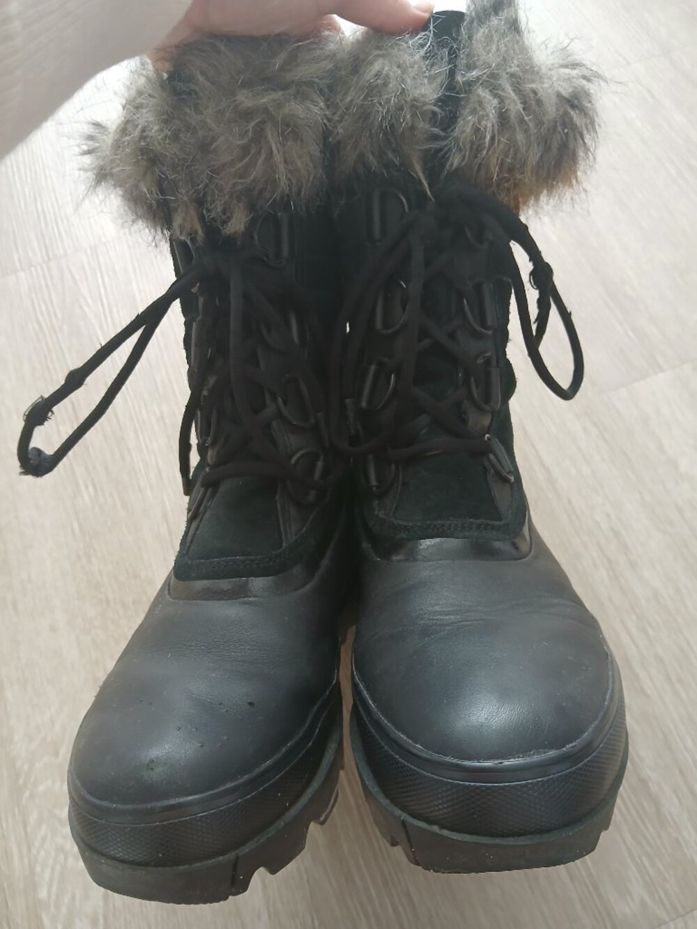 THE BEST WINTER BOOTS EVER - SOREL BLACK SIZE 9!!! - Picture 8 of 13